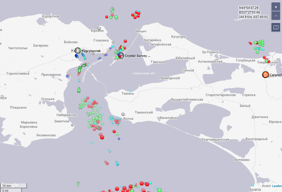 Скопление кораблей в Азовском море. Карта: Marine Traffic