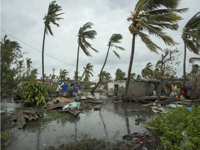 Тропический циклон бушует в Мозамбике. Фото: EPA