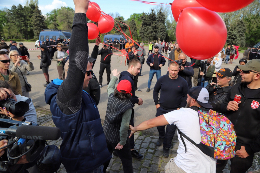 Акція з нагоди подій 2 травня 2014 року в Одесі, фото: «Думская»