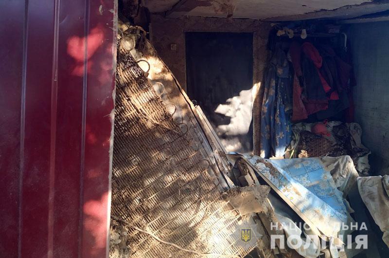 Бойовики вдарили з мінометів по житлових кварталах Мар'їнки, фото — Національна поліція