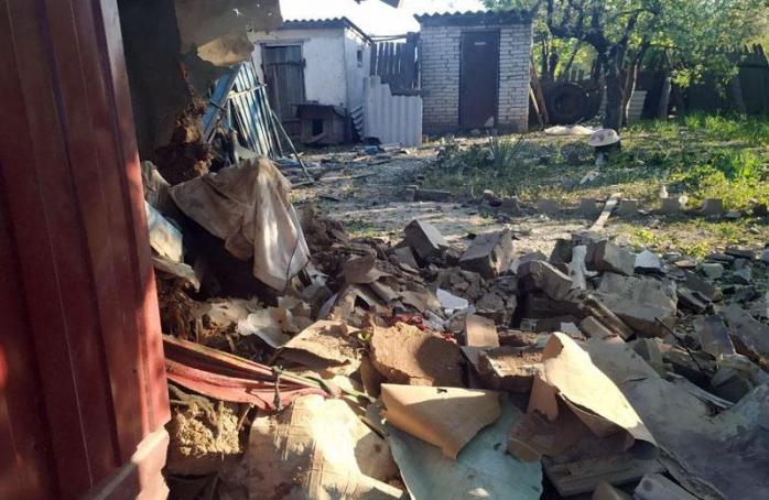 Боевики ударили из минометов по жилым кварталам Марьинки, фото — Национальная полиция