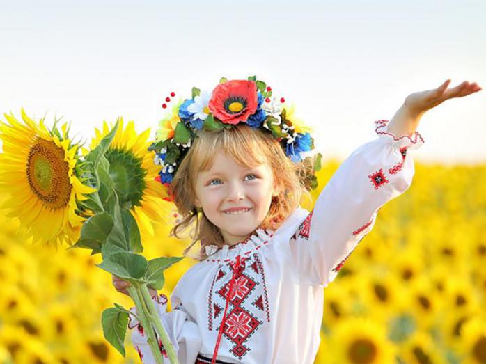 Юная украинка поразила патриотическим тату. Фото: infa.ua