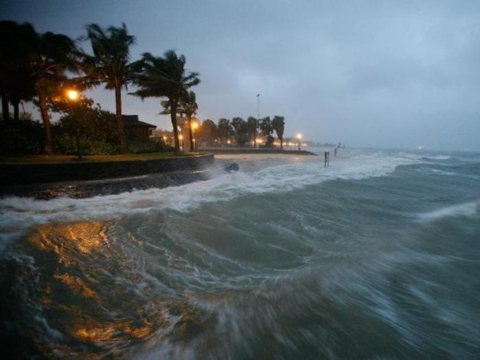 В Индии бушует сильнейший шторм. Фото: Kodkey