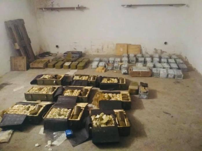 На Черниговщине у экс-военнослужащего изъяли рекордный арсенал боеприпасов. Фото: Facebook