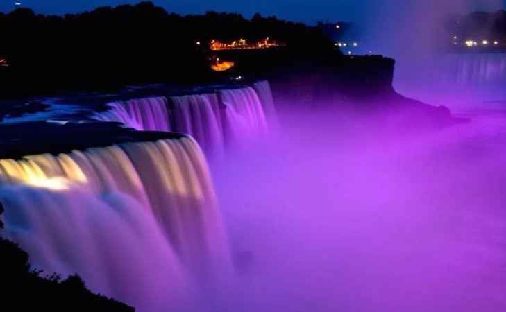 В честь первенца Меган Маркл подсветили Ниагарский водопад, фото — Фейсбук