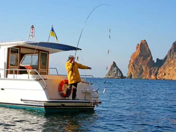 Денісова повідомила про звільненнях двох рибалок у Криму. Фото: Vgorode