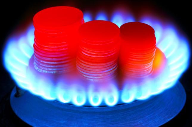 Газ подешевеет — правительство согласовало постановления, регулирующие цену топлива, фото — Зеркало недели