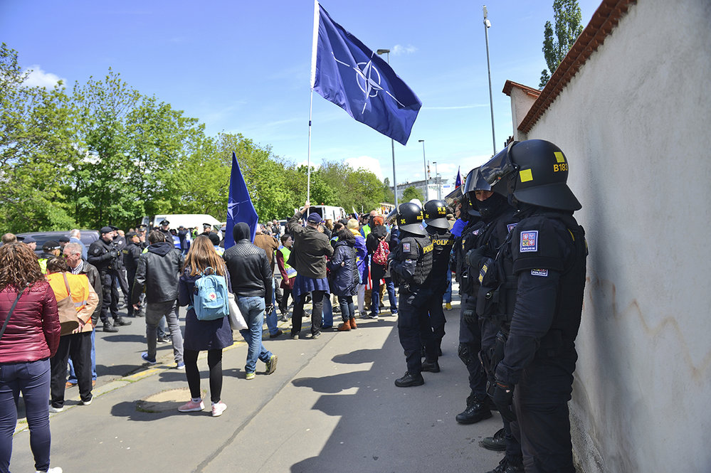 Демонстрация против байкеров Путина / Фото: reflex.cz