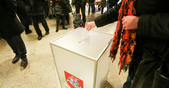 Вибори президента розпочалися в Литві. Фото: Delfi
