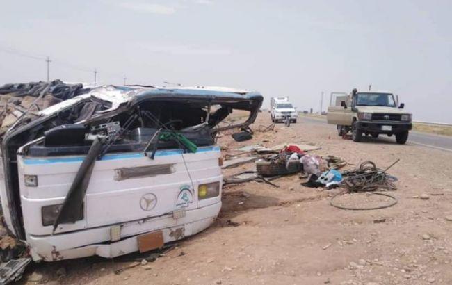 В Ираке подорвали автобус с военными, есть погибшие и раненые. Фото: twitter.com/TomtheBasedCat