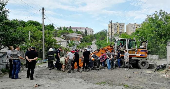 Отравление в канализации в городе Купянск. Фото: ГСЧС