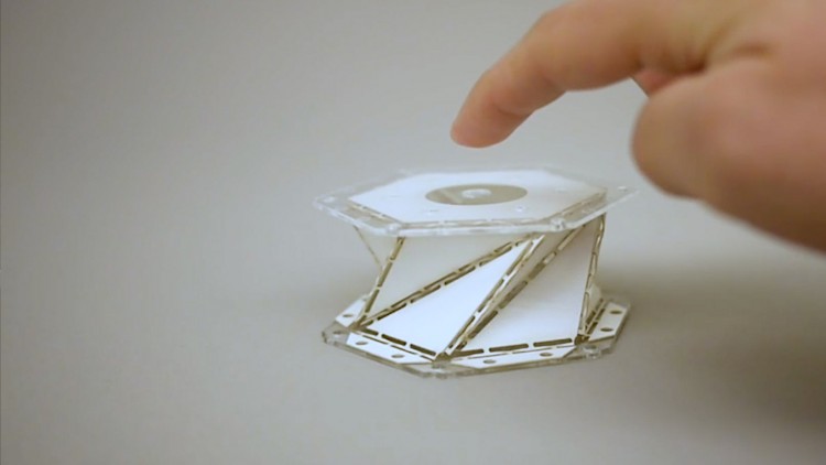 Искусство оригами вдохновило ученых на создание соответствующей технологии, фото: Университет Вашингтона