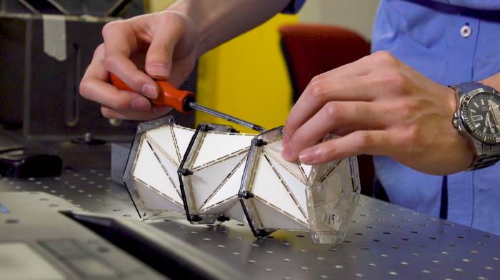 Искусство оригами вдохновило ученых на создание соответствующей технологии, фото: Университет Вашингтона
