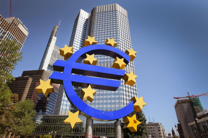 В Евросоюзе начнут циркулировать новые банкноты. Фото: InvestFuture