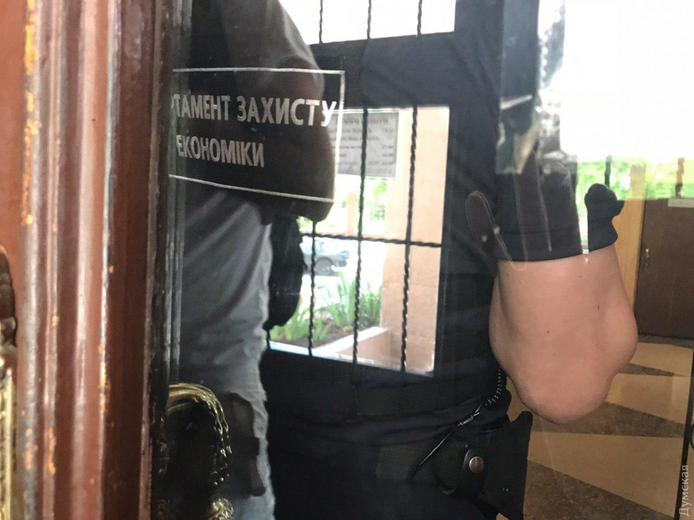 Обыски в мэрии Одессы. Фото: «Думская»