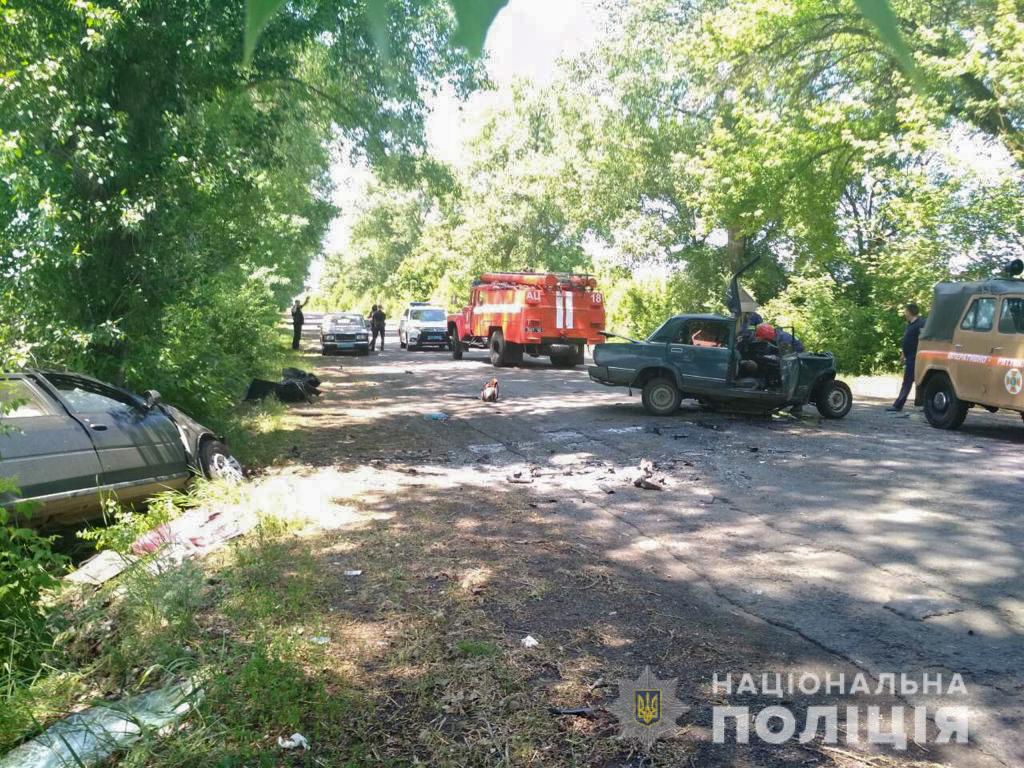 Место смертельной аварии в Николаевской области. Фото: нацполиция
