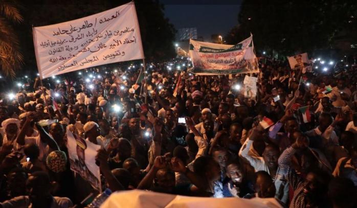 Протести в Судані супроводжуються насильством і вбивствами демонстрантів і лікарів. Фото: Обозеватель