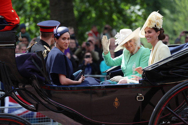 Меган Маркл оправляется на Trooping The Colour, фото: Spletnik