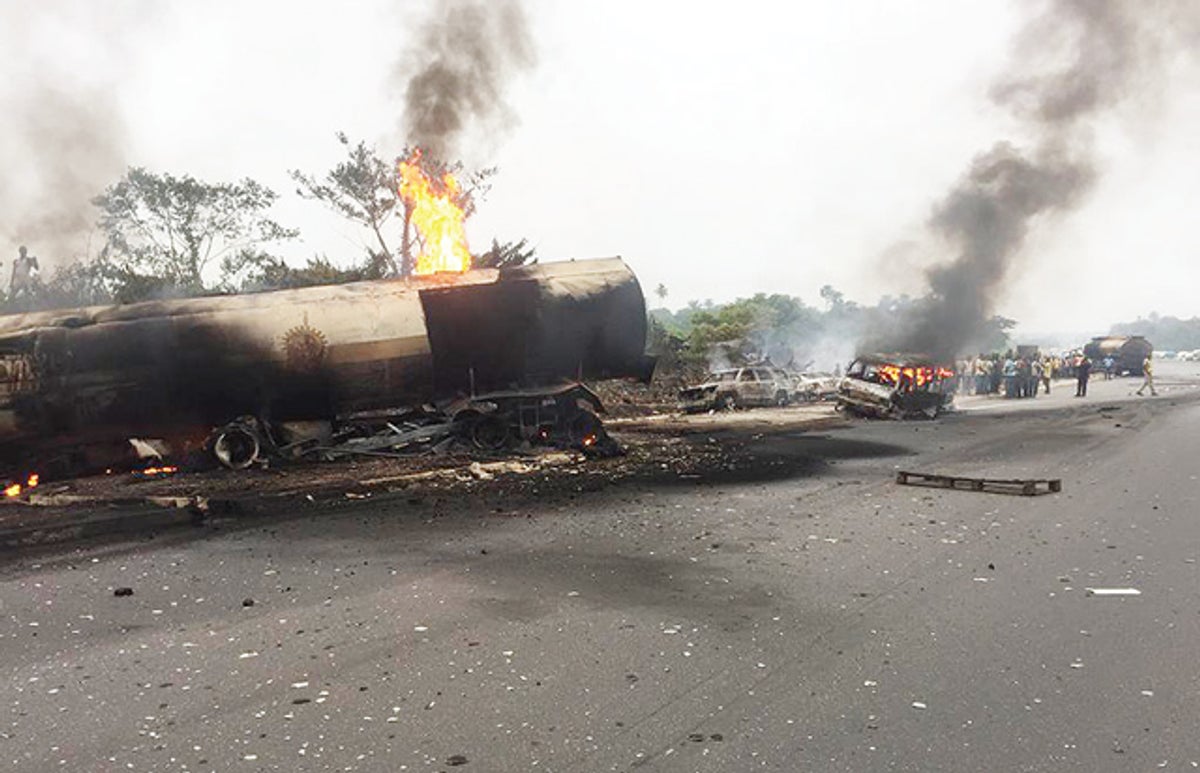 Место аварии в Нигерии. Фото: Tori