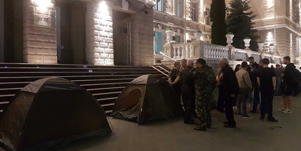 В Кишиневе заблокировали госучреждения. Фото: Европейская правда