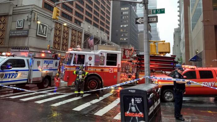 В Нью-Йорке вертолет упал на крышу 51-этажного дома. Фото: Fox news