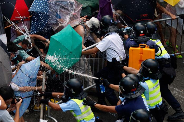 Протести в Гонконзі: на вулиці вийшов мільйон протестувальників, які вимагають відхилити закон про екстрадицію, фото — Euronews