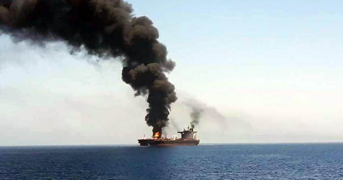 В заливе Омана произошла атака на танкеры. Фото: Сегодня