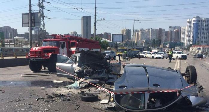 Смертельна ДТП у Києві: стало відомо про деталі аварії, яка забрала життя чотирьох людей, фото — Нацполіція
