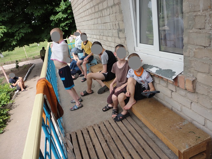 Над детьми издевались в детдоме. Фото: ombudsman.gov.ua
