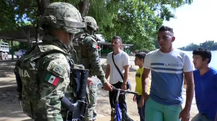 На кордон з США Мексика направила тисячі військових. Фото: Ideologs