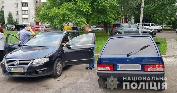 Львовский полицейский пойман на сбыте наркотиков. Фото: Нацполиция