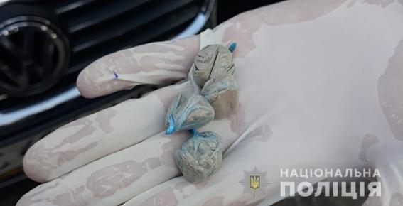 Львівського поліцейського викрили у наркоторгівлі . Фото: Нацполіція