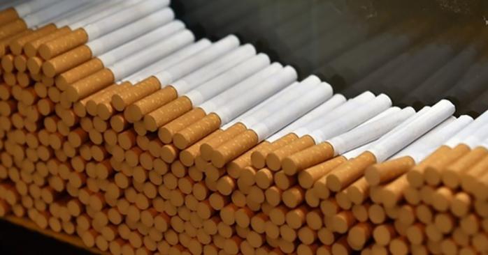 Ділки заробили 50 млн грн на незаконному продажі сигарет. Фото: LIGA.net
