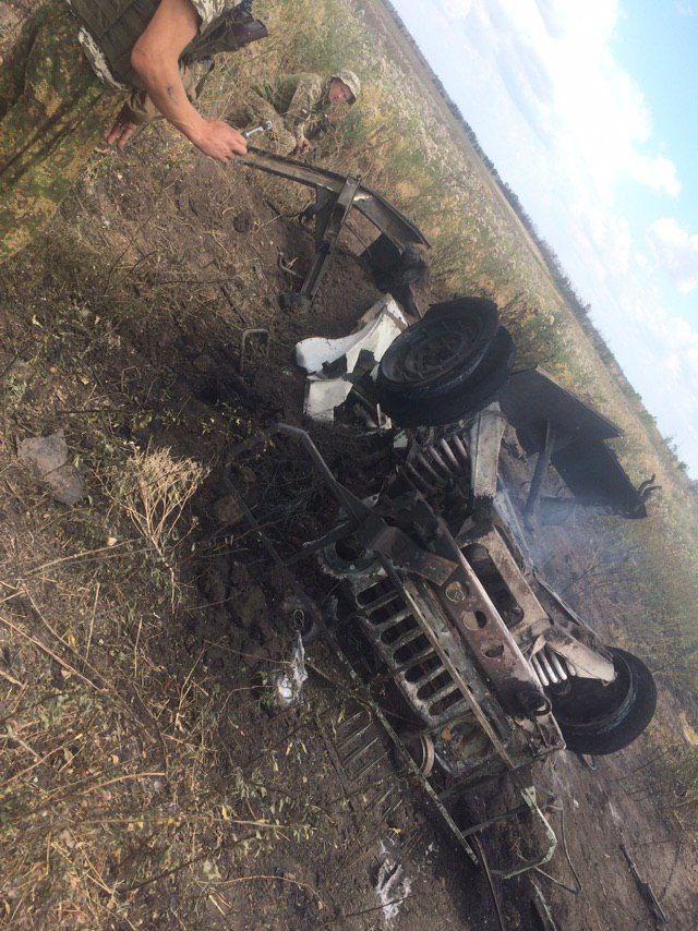 Втрати на Донбасі: з’явилися фото згорілого санітарного автомобіля, фото — Мілітарний портал