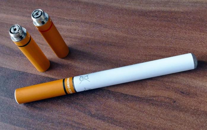 Учені виявили ще одну небезпеку електронних сигарет 