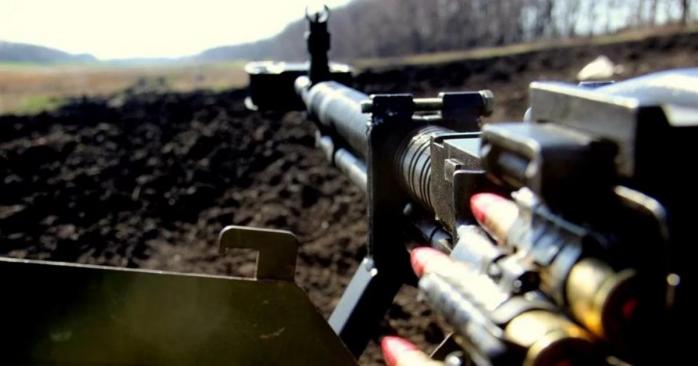 Поранення внаслідок обстрілу бойовиків отримали двоє волонтерів на Донбасі, фото: ICTV