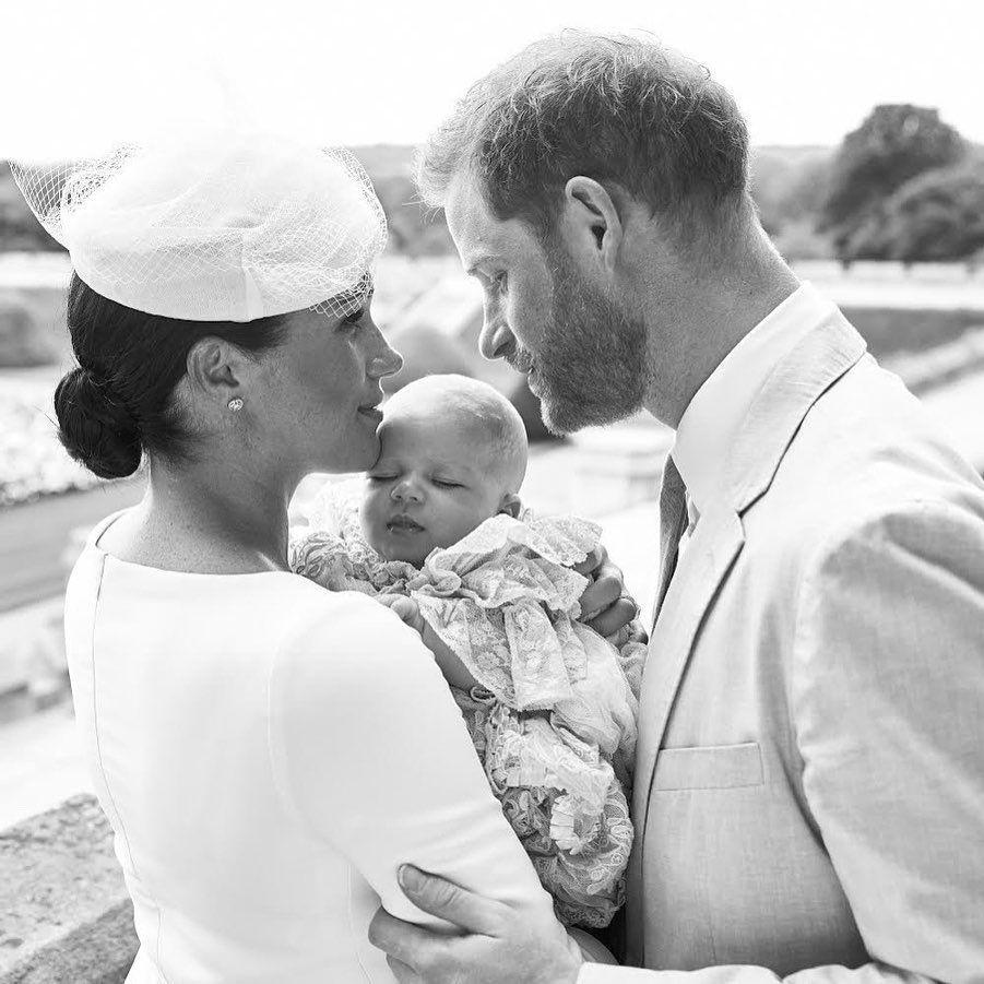 Меган Маркл и принц Гарри окрестили маленького Арчи. Фото: Instagram