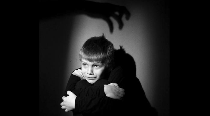 Чоловік зґвалтував двох маленьких синів у Запорозькій області. Фото: Life