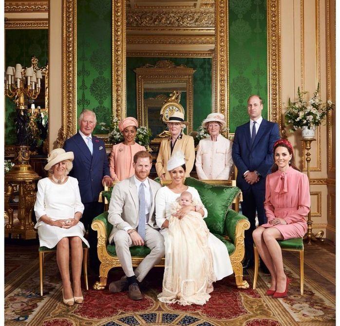 Принцессу Диану вспомнили во время крестин ее внука, фото — Инстаграм королевской семьи