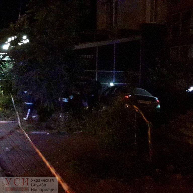 ДТП в Одесі: нічні "перегони" з поліцією завершилися смертельною аварією для водія BMW Фото: "УСІ"