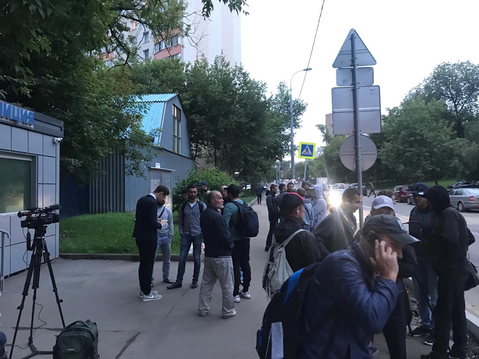  Кримських татар відпустили з московської поліції. Фото: Кримська солідарність