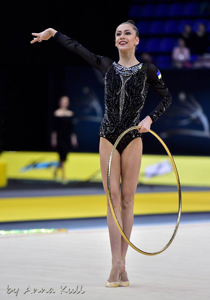 Новости спорта: украинская гимнастка Ева Мелещук выиграла соревнования с булавами на Универсиаде, фото — Фейсбук Е.Мелещук