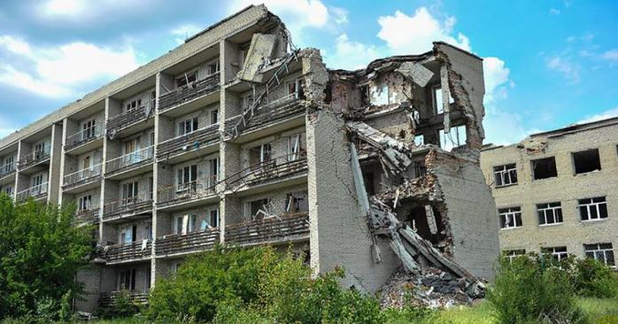 Разрушенные дома на Донбассе. Фото: Хвиля