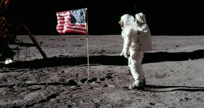 Во время первой высадки на Луну, фото: NASA