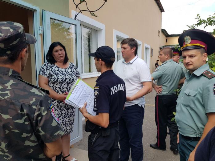 На голосовании в исправительной колонии Харьковской области зафиксировали нарушения (ФОТО)