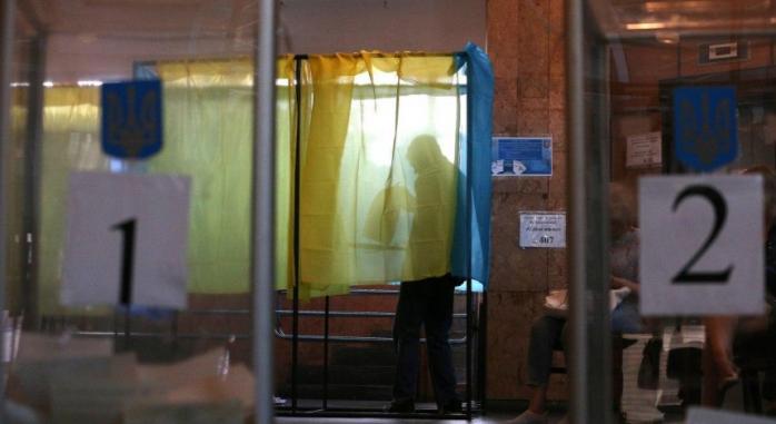 «Слуга народа» побеждает во всех мажоритарных округах Киева 