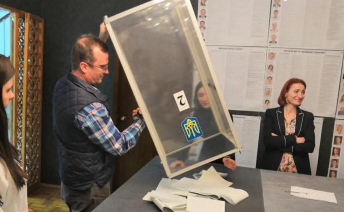 В 4.00 по киевскому времени завершилось голосование на заграничном избирательном в Мехико, фото Посольство Украины в Мексике