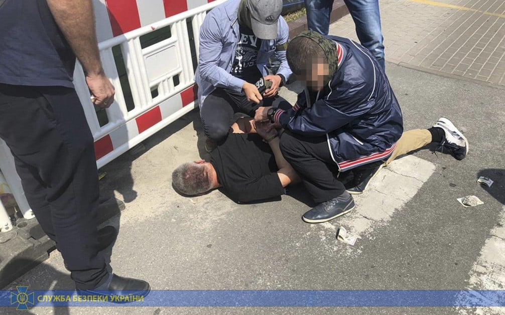 Таможенника на взятке задержали в «Борисполе». Фото: СБУ