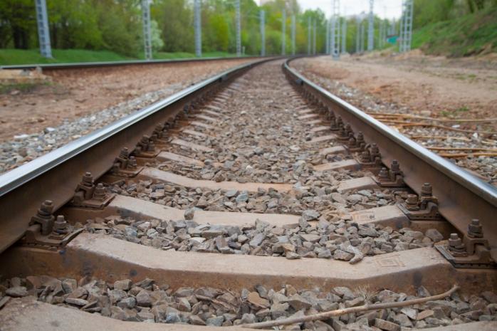 Повертався з відпочинку: тіло 11-річного киянина знайшли між залізничними коліями на Хмельниччині. Фото: Мир 24