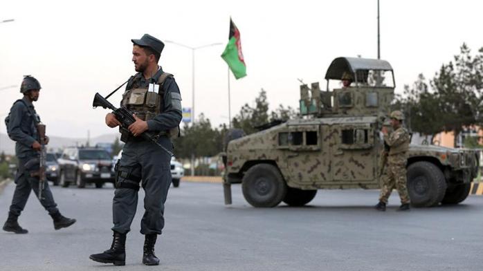 В Кабуле 20 человек погибли при нападении на офис кандидата в вице-президенты. Фото: "Известия"